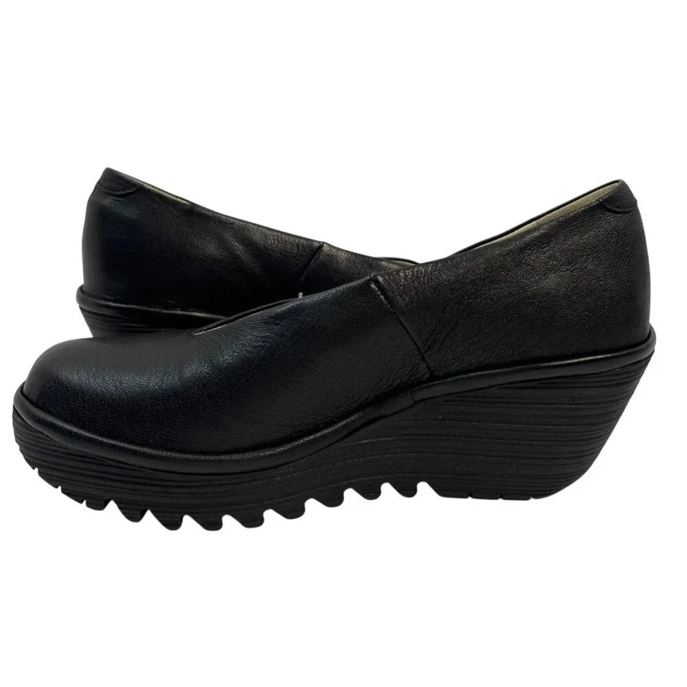 Fly London Women's Yaz Mousse Ballerina Wedge Black Leather Size‎ 39 US 8-8.5